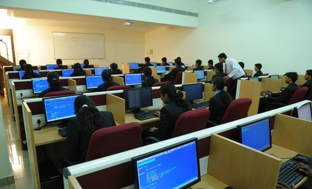 shreedevi-college-lab3.jpg-nggid03215-ngg0dyn-800x535x100-00f0w010c010r110f110r010t010